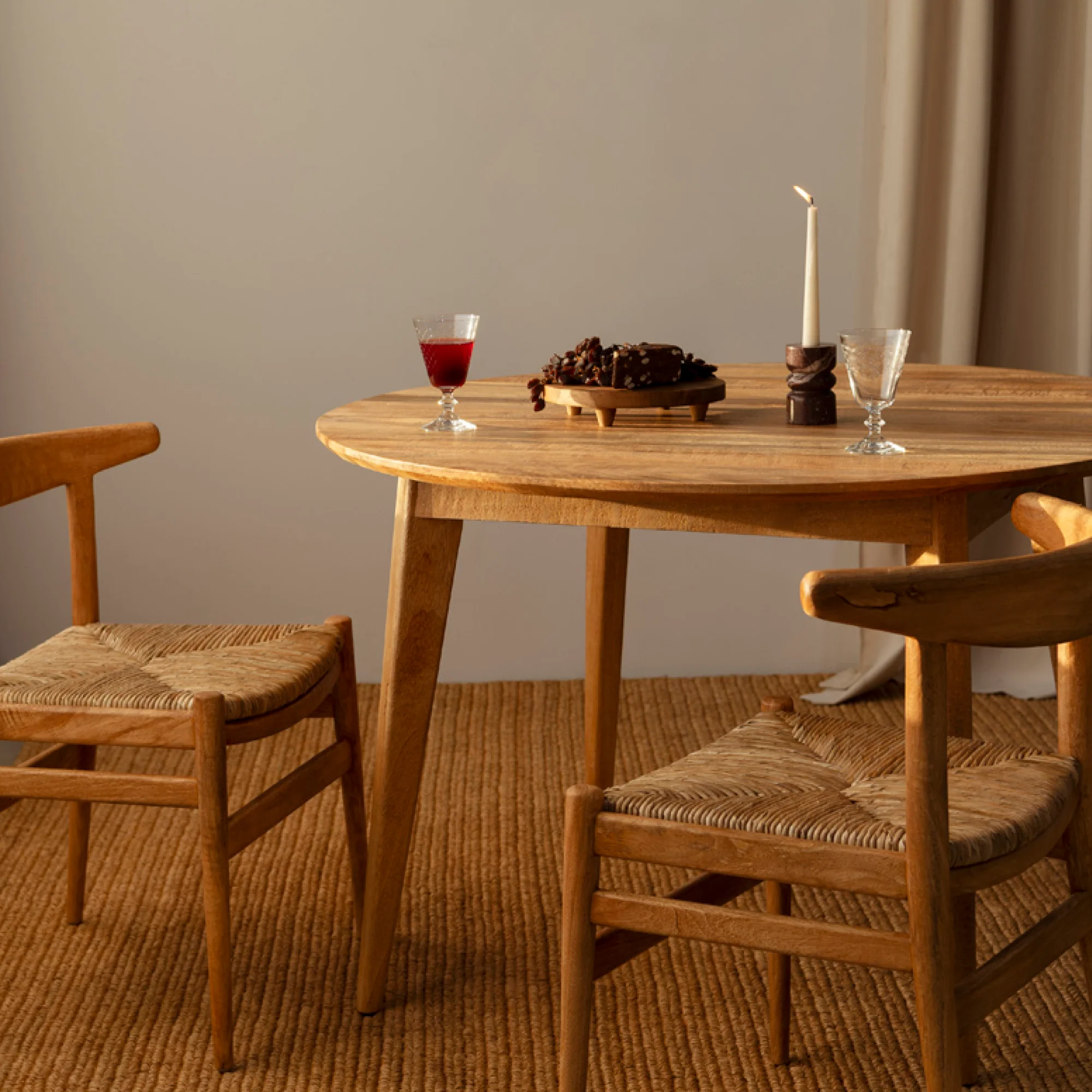 Marilyn Round Dining Table - Antique Mindi - Image 3